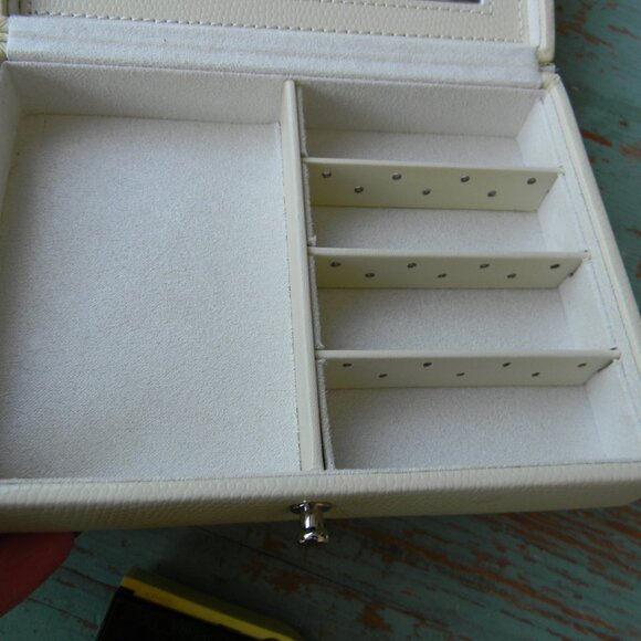 Wolf Designs for Pottery Barn BEIGE Travel Jewelry Box - Picture 10 of 10